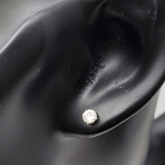 5 MM STUNNING SPARKLR 14K WHITE GOLD STUDS - Picture 2 of 5